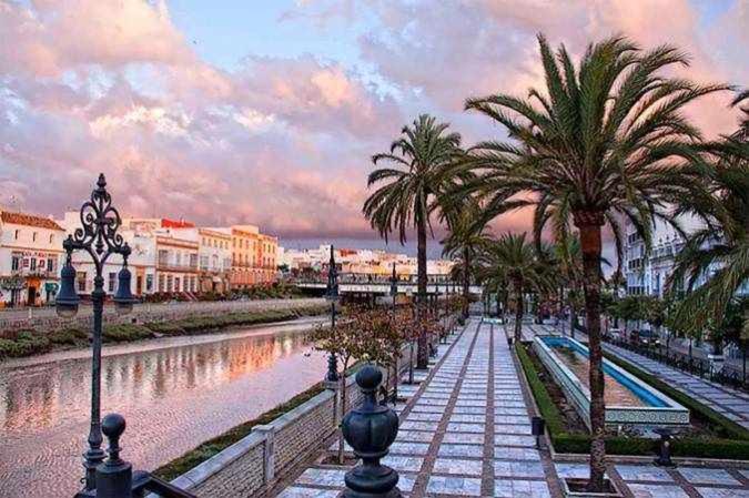 Chiclana-Cabana-Parking-Blue شيكلانا دي لا فرونتيرا المظهر الخارجي الصورة